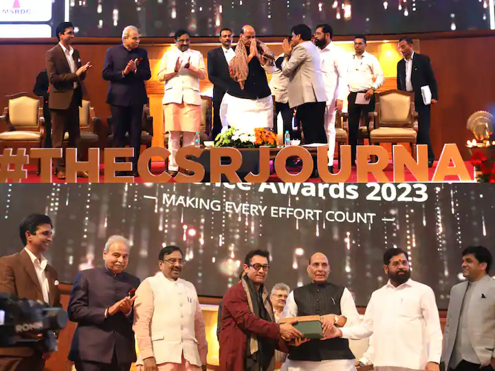 CSR Journal Awards: Rajnath Singh Plays on The Social Welfare History Of India. Aamir Khan and CM Shinde attend the function.