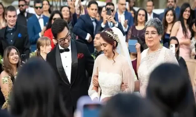 Aamir Khan dancing to Aati Kya Khandala at the wedding of his daughter Ira Khan.