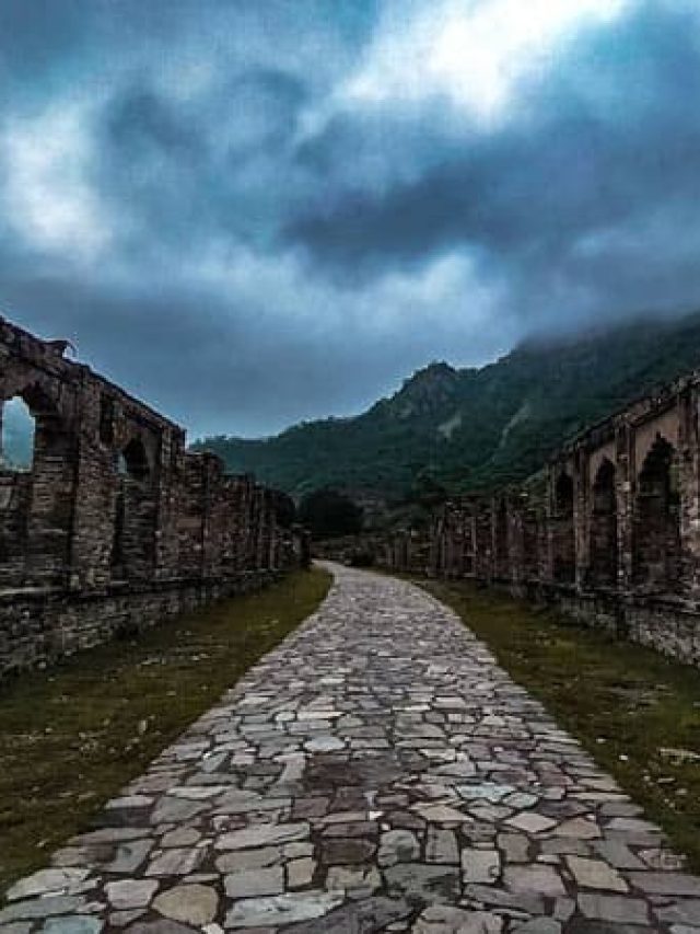 7 Most Haunted Roads in India