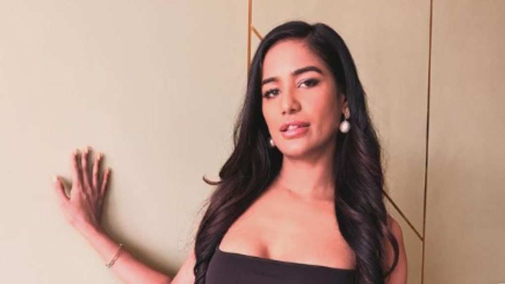 Poonam Pandey says, "It's a terrible feeling, my friends are angry," and that she did not profit from the death stunt.