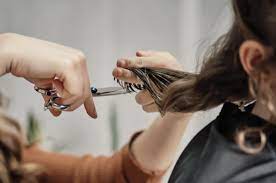 Women’s Hair straightening may damage kidneys after visiting hair salon