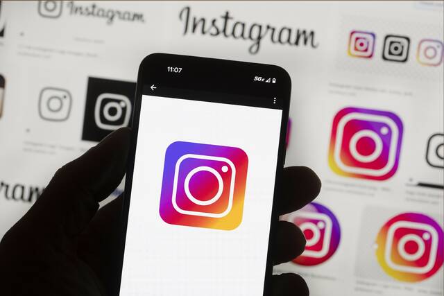 Instagram starts blocking nudity in messages in an effort to prevent sexual extortion and preserve youth.