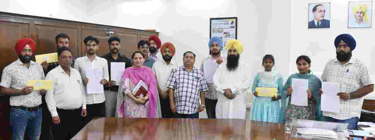 EIGHT YOUTH ARE GIVEN JOB LETTERS BY GURMEET SINGH KHUDIAN