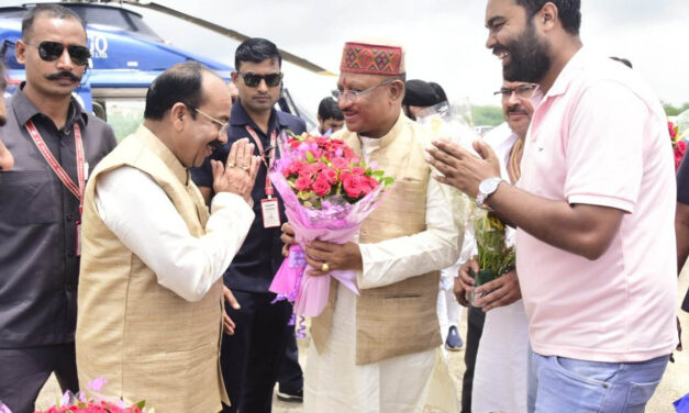 At the Raipur helipad, Chief Minister Shri Vishnudev Sai is greeted
