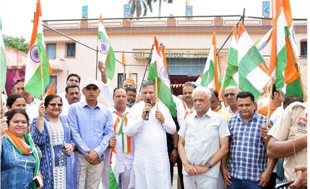 Sh. Kanwar Pal flags off Tiranga Yatra at Jagadhri