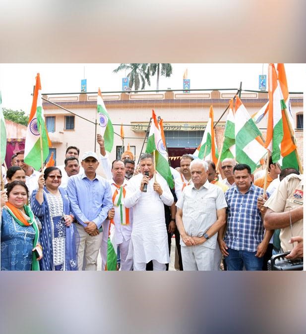 Sh. Kanwar Pal flags off Tiranga Yatra at Jagadhri