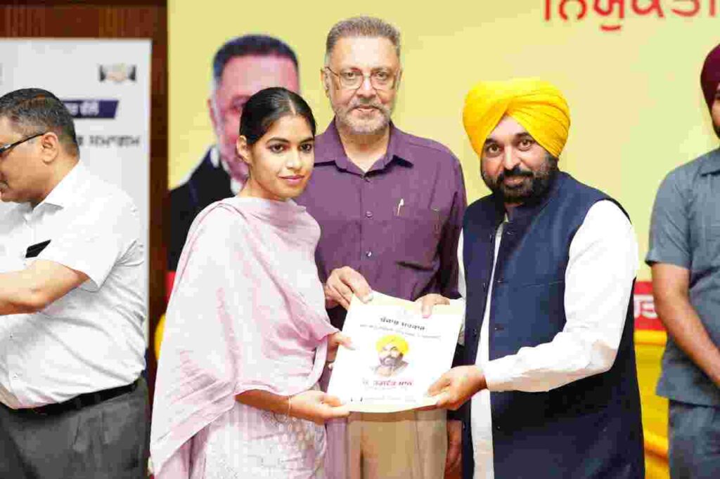 Youth laud CM Bhagwant Mann for giving them government jobs completely on merit