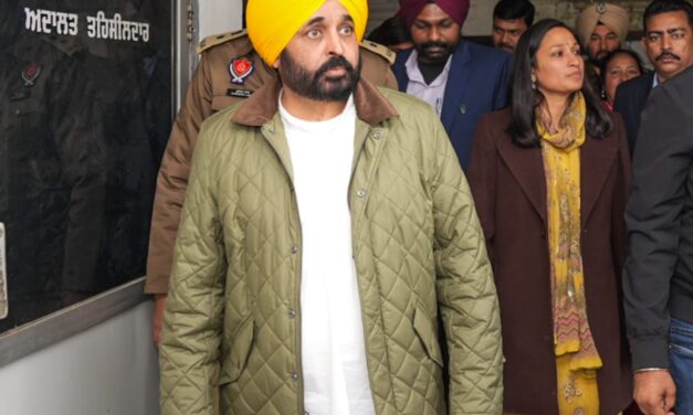 CM BHAGWANT MANN CONTINUES SURPRISE INSPECTION OF GOVERNMENT OFFICES