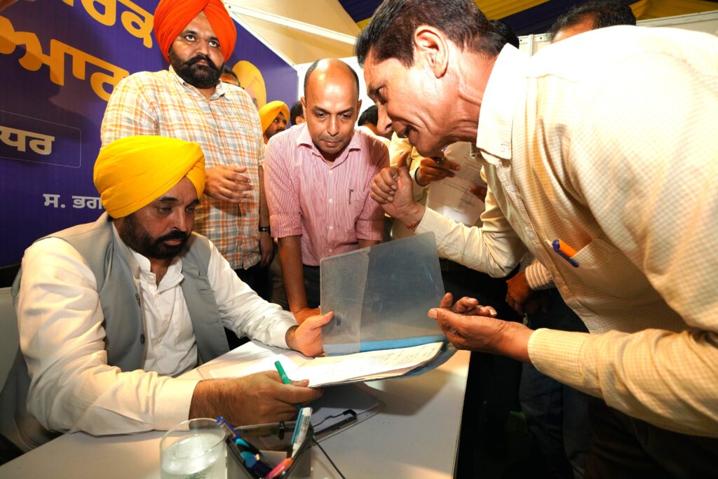 Bhagwant Maan Sarkar, Tuhade Dwar' program lives up people's expectations