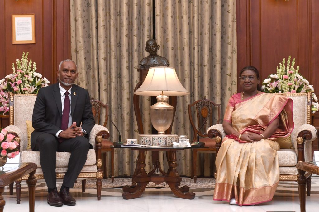 PRESIDENT OF INDIA HOSTS PRESIDENT OF MALDIVES