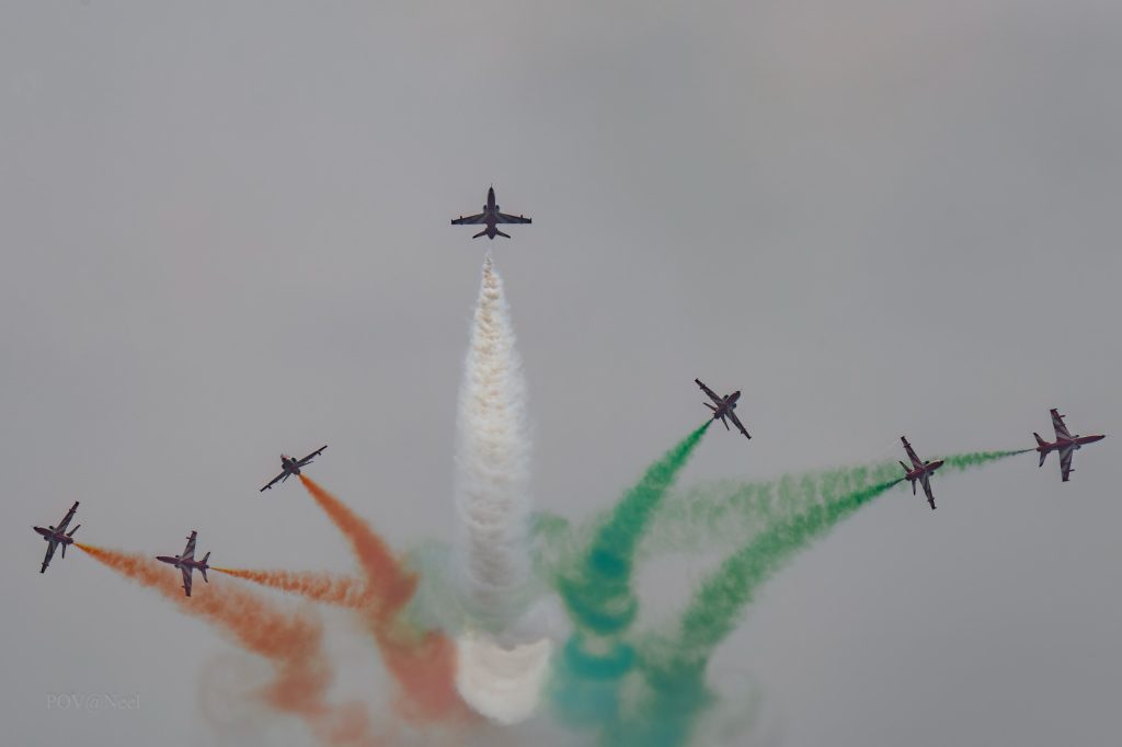 IAF PILOTS PAINT CHENNAI SKIES BLUE DURING ITS 92nd ANNIVERSARY CELEBRATIONS