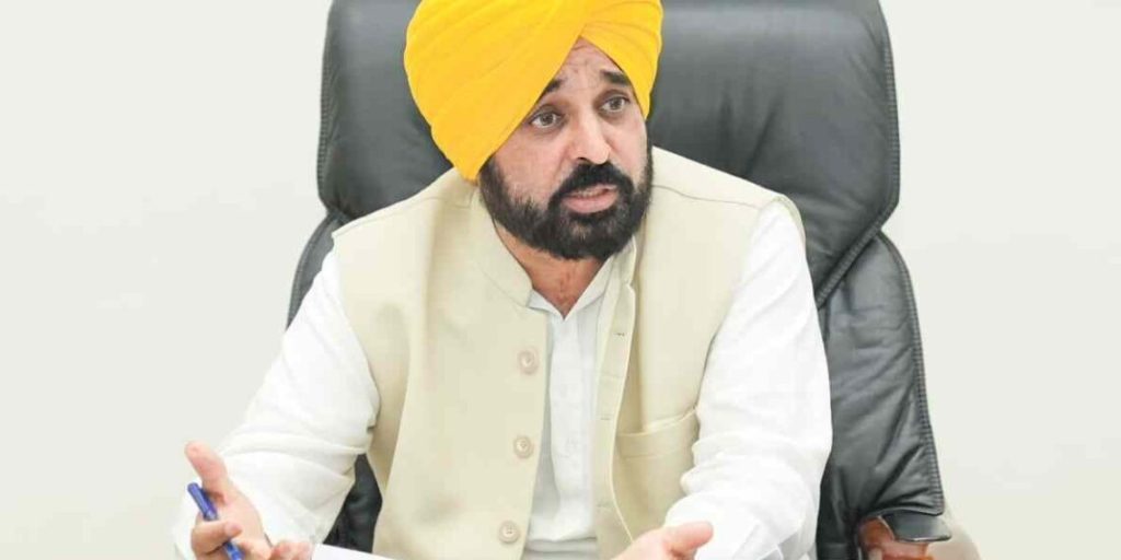 CM BHAGWANT MANN QUESTIONS SILENCE OF SGPC CHIEF OVER HARSIMRAT BADAL EQUATING SAD POLL SYMBOL WITH SCALES OF SRI GURU NANAK DEV JI