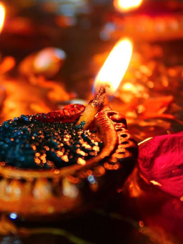 9 essential items for worshipping Goddess Lakshmi during Diwali