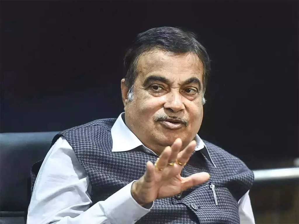 Union Minister Nitin Gadkari: For road connectivity projects between Gurgaon and Delhi, Gadkari instructs staff to produce a DPR.