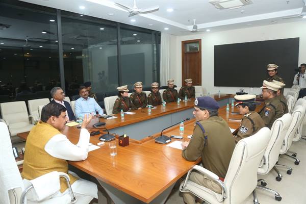 MP CM Dr. Yadav called on by Indian Police Service officers of Madhya Pradesh cadre