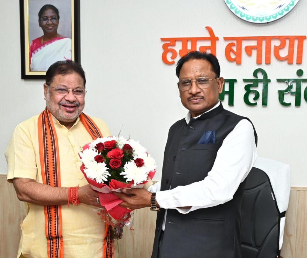 Chhattisgarh Assembly Speaker Raman administered the oath of assembly membership to newly elected MLA Mr. Sunil Soni.