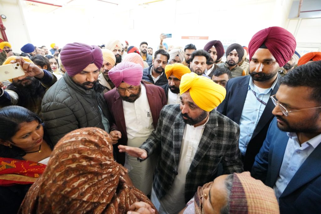 Punjab CM Bhagwant Singh: Conducts inspection at Sub Divisional Hospital Budhlada