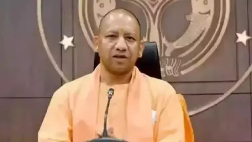 CM Yogi Adityanath: The process of making Ayushman cards for senior citizens above 70 years of age should be expedited.