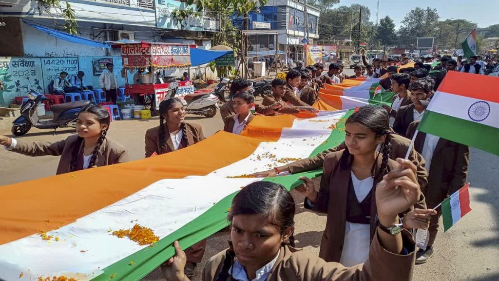 Chhattisgarh NEWS : For the first time, the Tricolour was unfurled in twenty-six villages of Bastar Division.