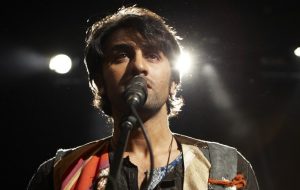 Kartik Aaryan Bashes Man with Guitar in a Leaked BTS Video – Have a Look!