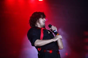Sonu Nigam Apologizes to Karnataka: "My Love for You is Bigger Than My Ego"