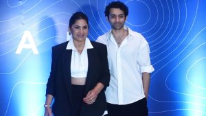 Archana Puran Singh’s Sons Promote New Song ‘Madhubala’ at Mumbai Traffic Signal